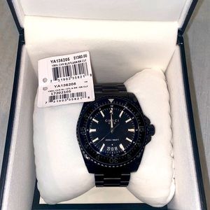 Men’s Gucci Drivers watch. Style# YA137205